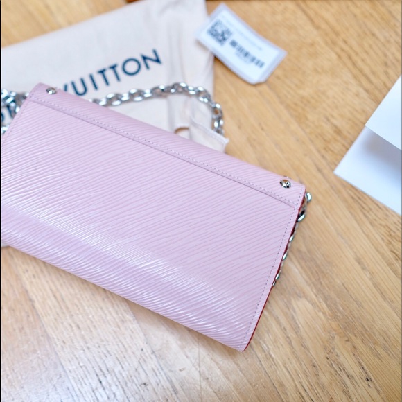 🚨🚨SOLD Louis Vuitton Studded Twist Wallet/chain - Picture 3 of 8